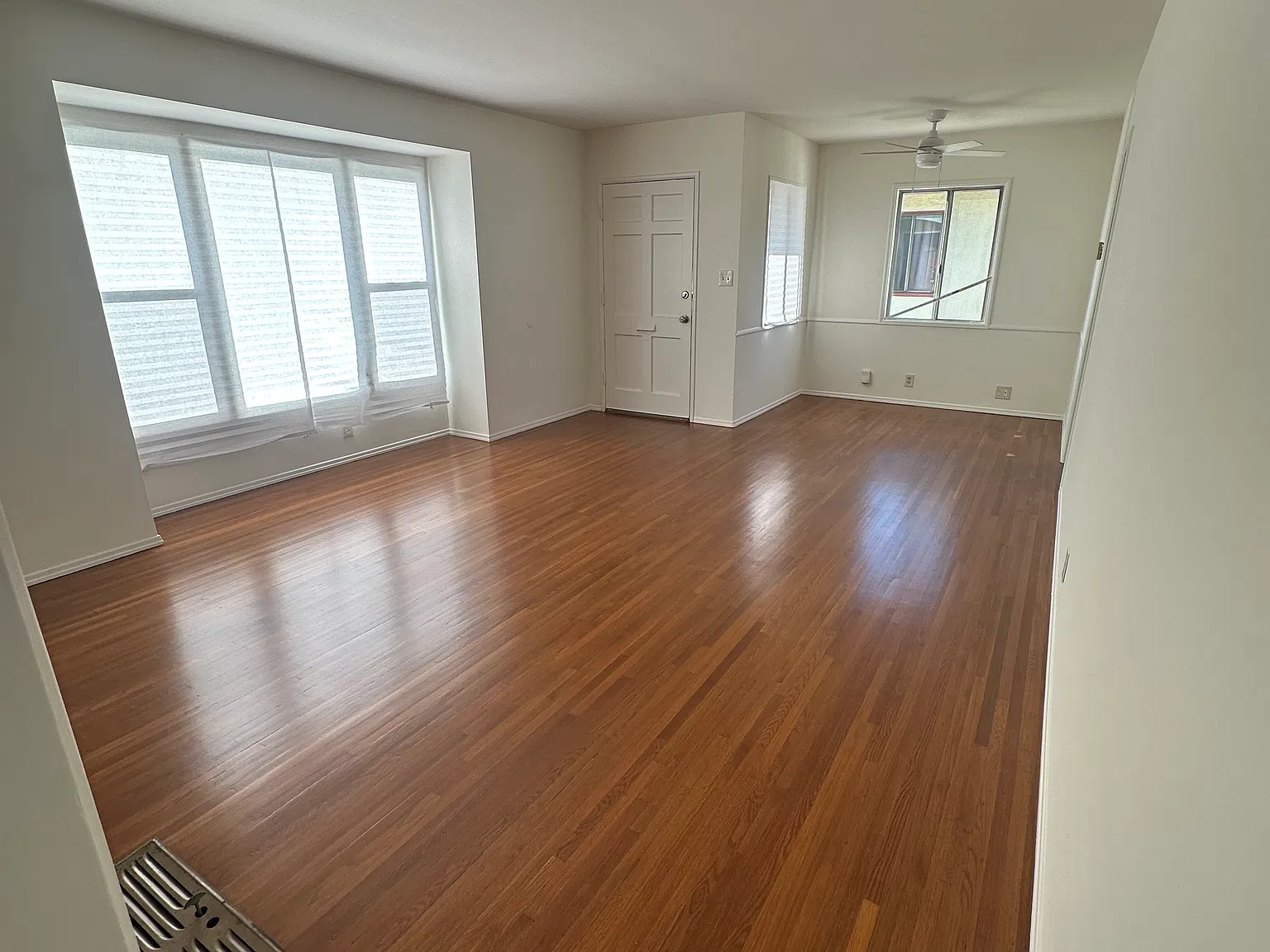 5616 Huddart Ave — Photo 2