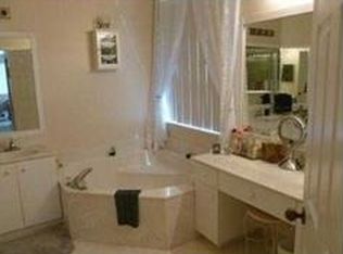 83 Martin Luther King Jr Dr APT 3, Jersey City, NJ 07305