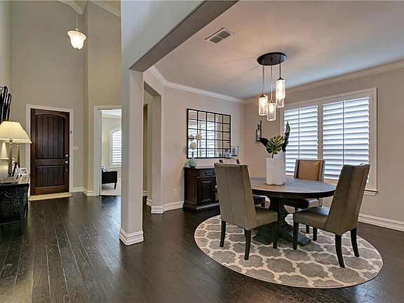 5th image of 2819 Chatswood Dr