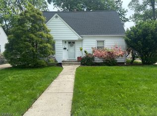 242 Hamilton Rd, Teaneck, NJ 07666