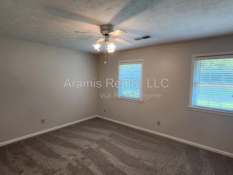 829 Bradford Ct SW — Photo 9