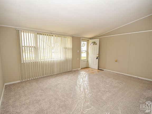 4th image of 2901 N Barr St