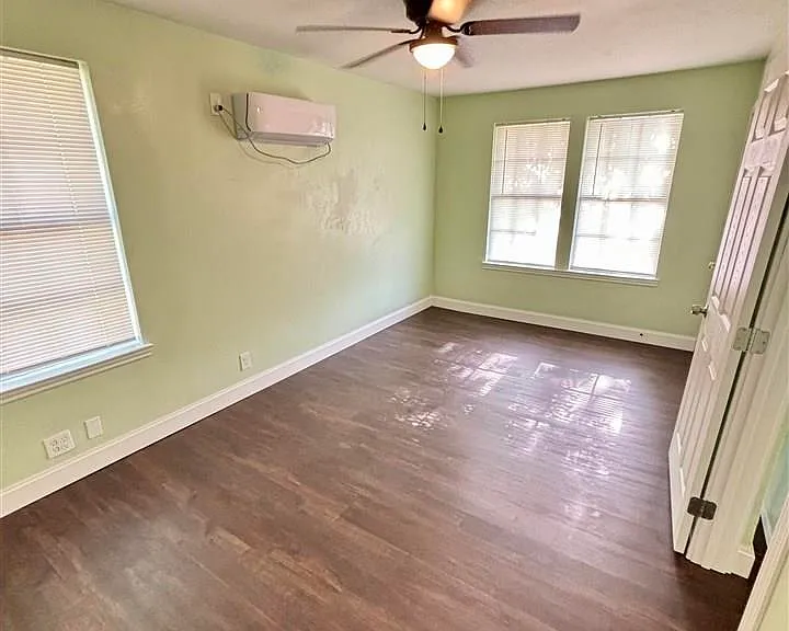 1711 Beverly Dr — Photo 8