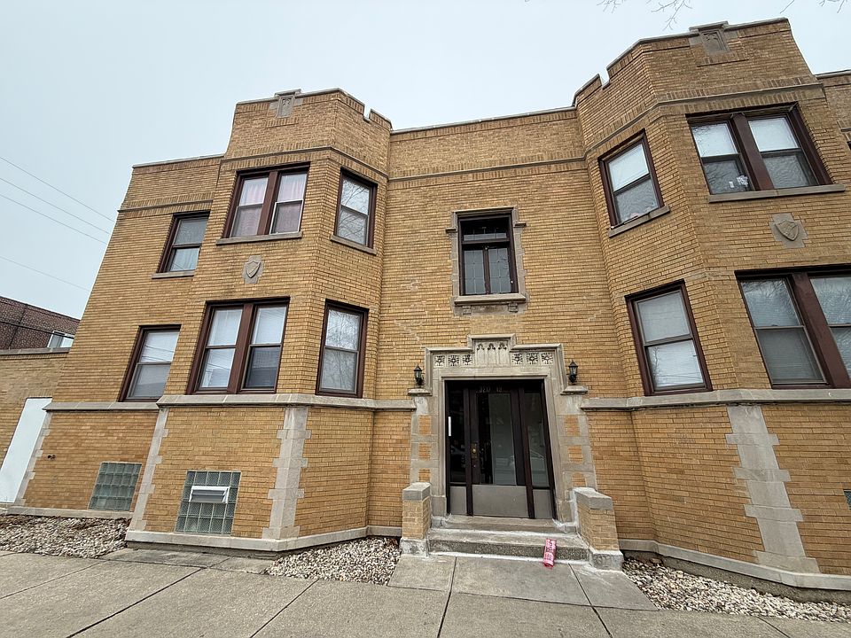 1st image of 3217 W Balmoral Ave #2
