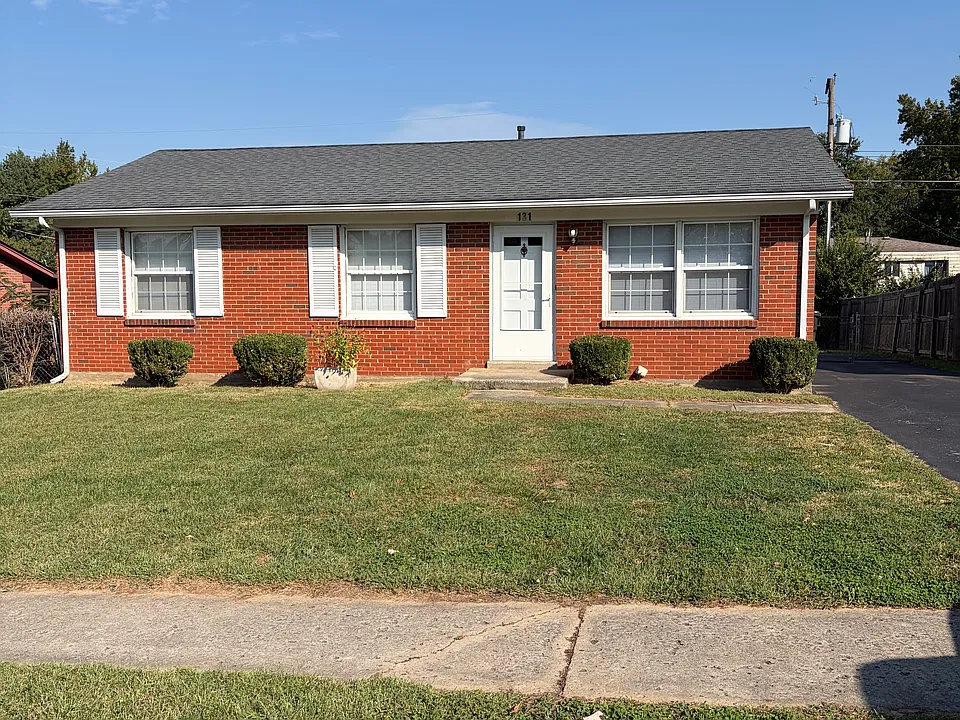 131 E Showalter Dr