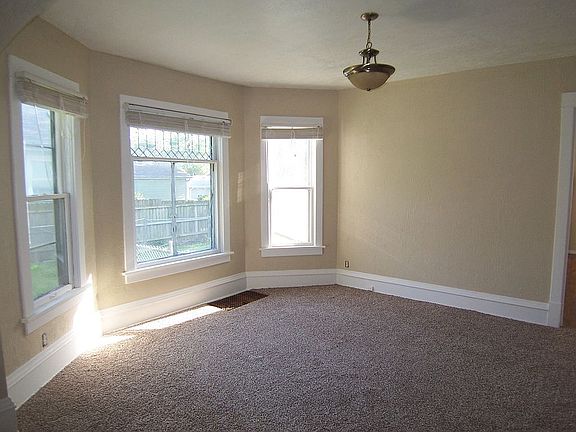 5th image of 801 S Helen St