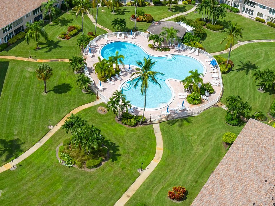 1st image of 118 Palm Dr #17
