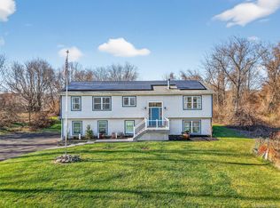 387 Cornwall Hill Rd, Patterson, NY 12563