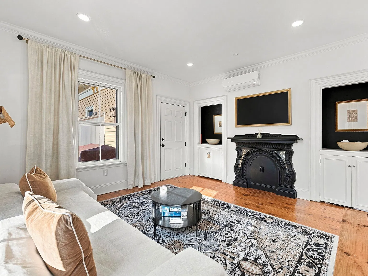 1 bed, 1.5 bath, 913 sqft, $2,900 — Photo 3
