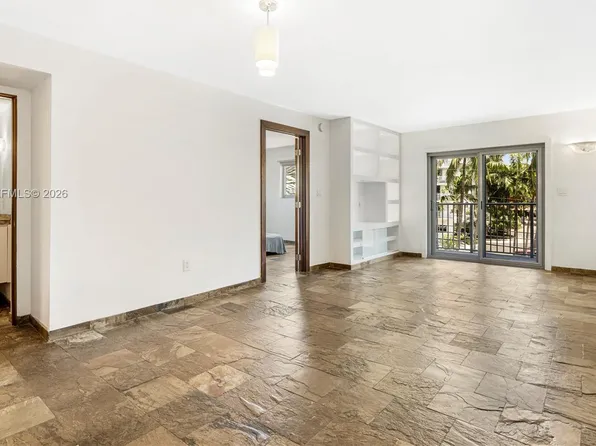 1674 Bay Rd, Miami Beach, FL