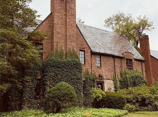 3208 Chadbourne Rd, Shaker Heights, OH 44120