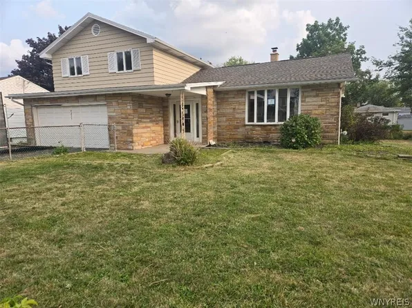 4225 E Frontier Dr, Blasdell, NY 14219