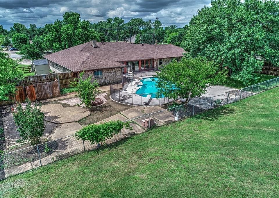 1st image of 590 Shiloh Dr