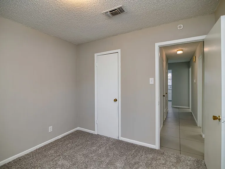 502 Brown St — Photo 15