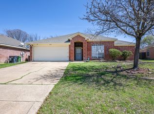 6431 Saint Leonard Dr, Arlington, TX 76001