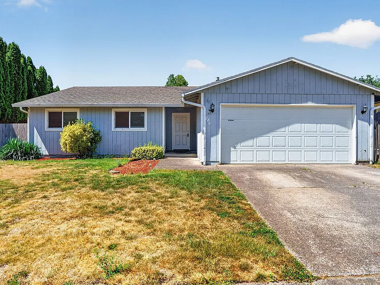 785 SW Bella Vista Pl — Photo 1