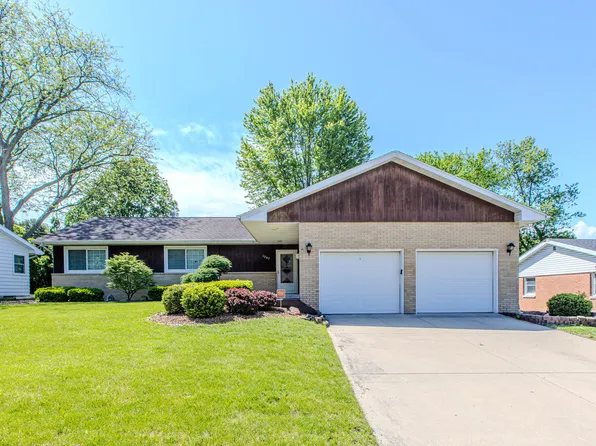 1207 Russell St, Normal, IL 61761