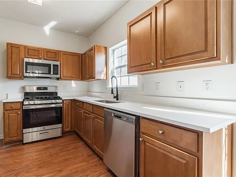 520 Dragonfly Ct — Photo 6