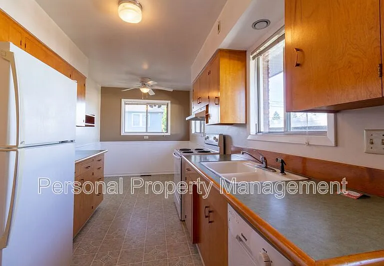 219 W 31st St — Photo 4