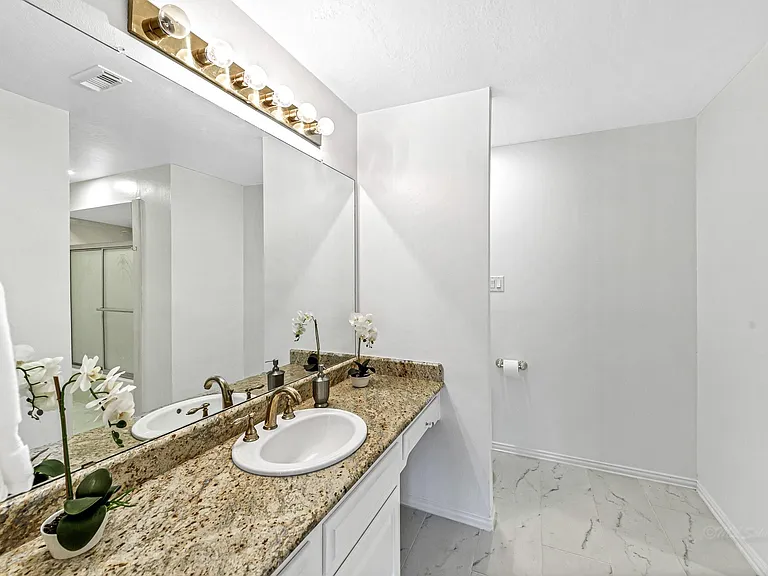 21410 Ganton Dr — Photo 37