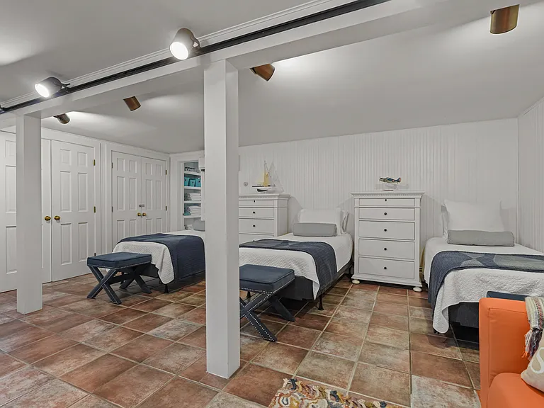 1B Harbor View Dr — Photo 104