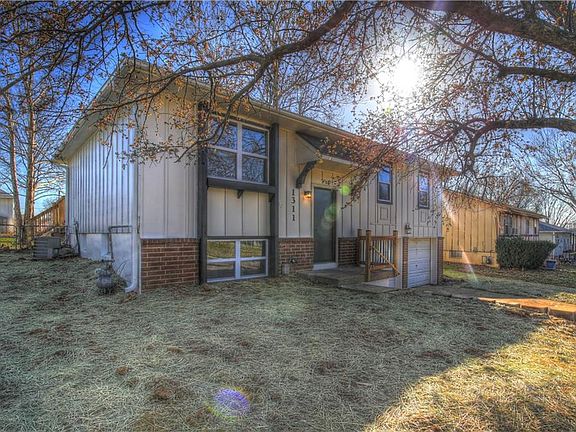2nd image of 1311 Golfview Dr