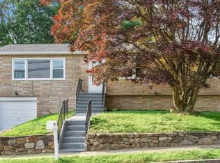 130 Deramo Pl, Bridgeport, CT 06606