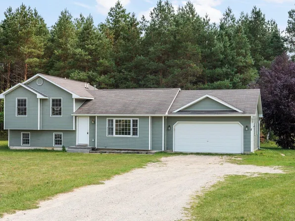 9579 Summit City Rd, Kingsley, MI 49649