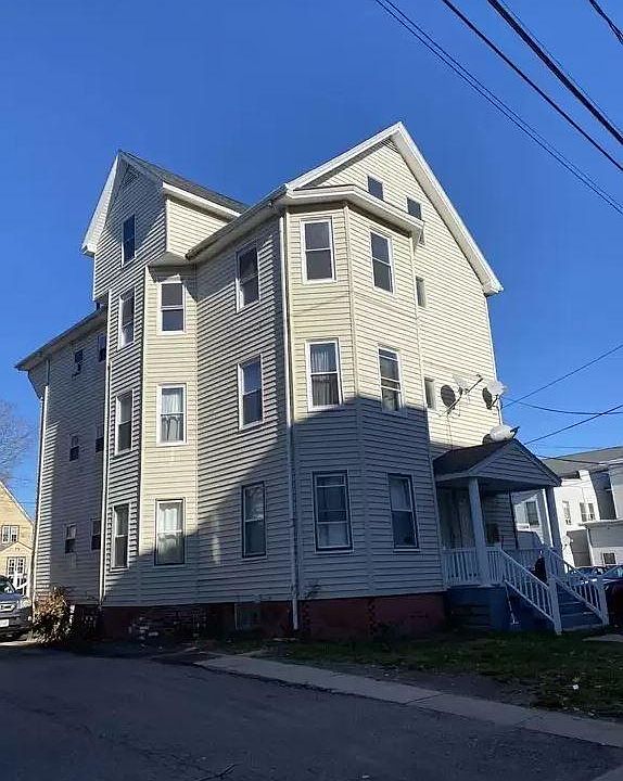 1st image of 11 High St #3