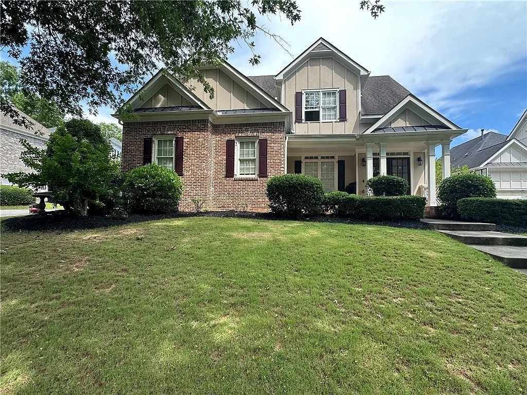 6 bed, 4.5 bath, 4247 sqft, $3,800 — Photo 3