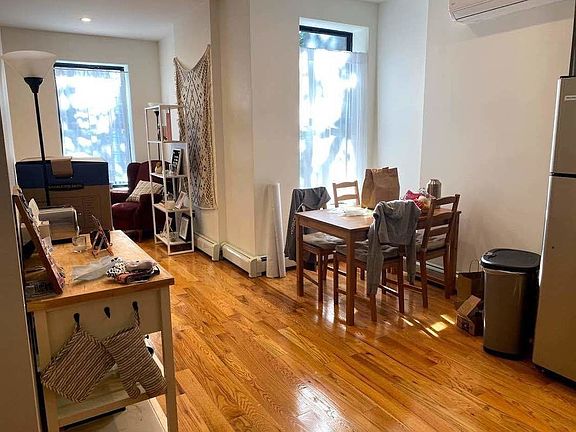 4th image of 736 Washington Ave Suite 2B
