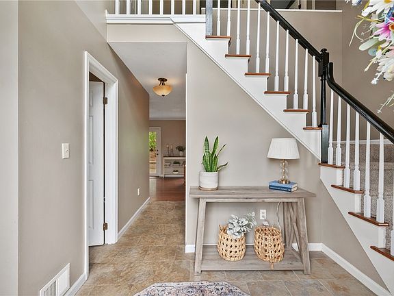 2nd image of 3841 Kim Ln
