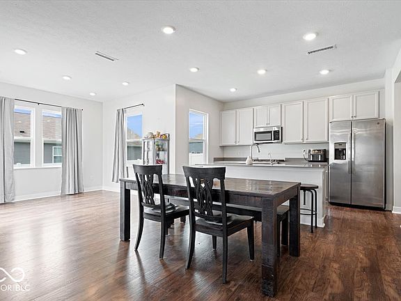 4th image of 10419 Pronghorn Ln