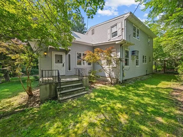 16 Lakeside Lane, Yorktown Heights, NY 10598