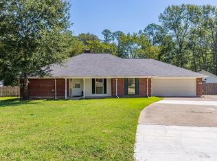 402 April Dr, Lufkin, TX 75904