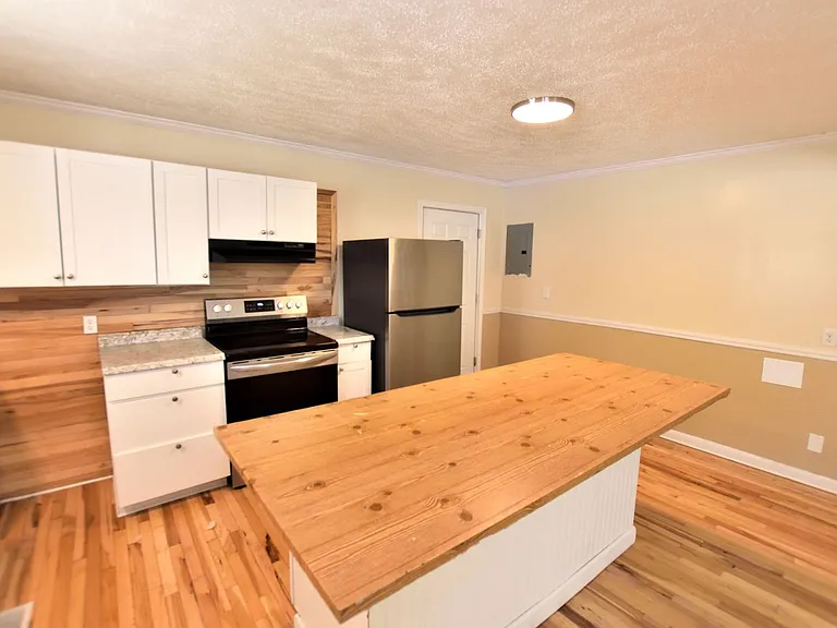 1581 Charter Dr — Photo 6