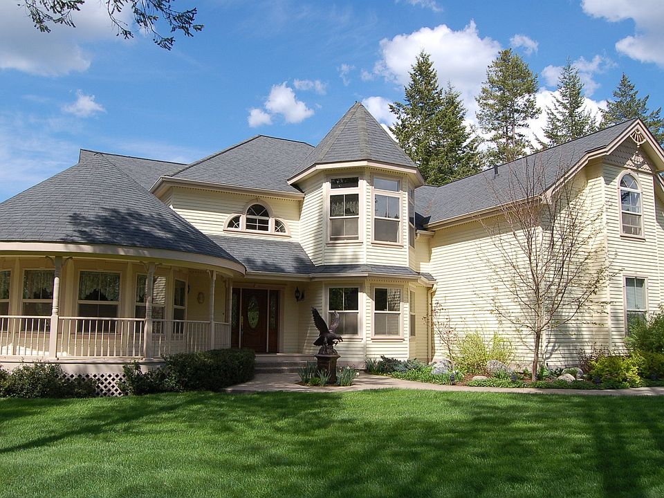 Custom Home on 5 Acres