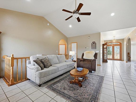 4th image of 10855 Quaal Rd