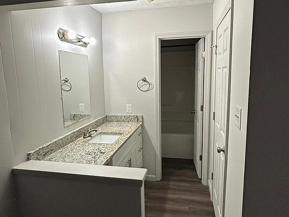 3rd image of 4929 Galveston Dr APT 27