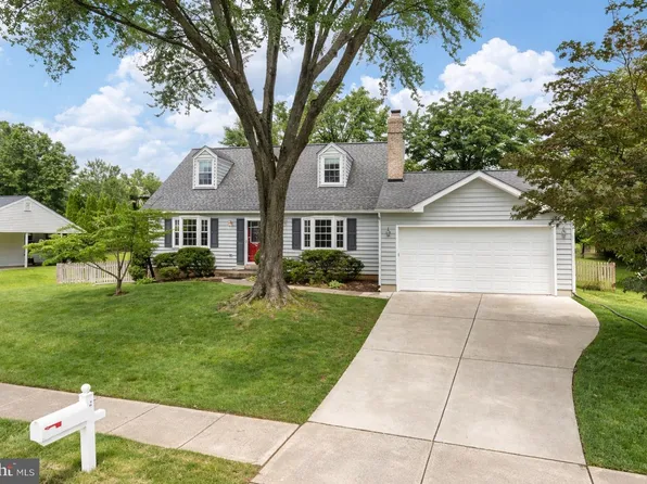 10118 Spinning Wheel Ct, Fairfax, VA 22032