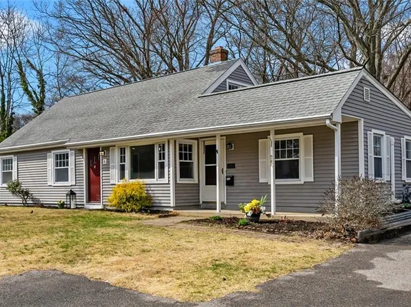 4 Sherbrooke Rd, Barrington, RI 02806