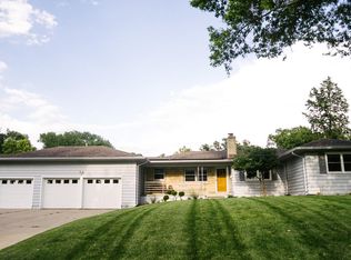 875 N 68th St, Omaha, NE 68132