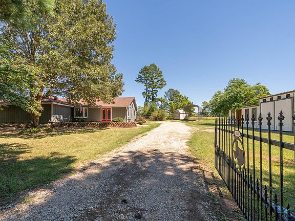 4th image of 3844 State Highway 323 W