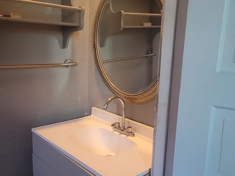 1188 N Park Ave #1 — Photo 6