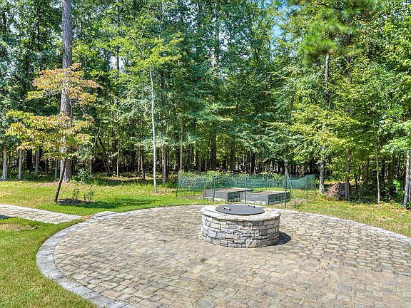4th image of 153 Cumberland Dr Drive