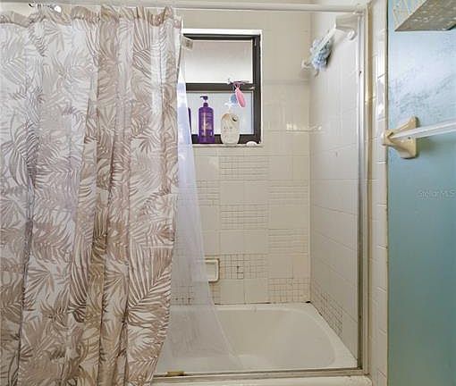 5th image of 4650 SW 21st Pl