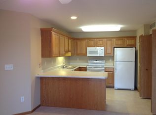 10111 Sutton Dr UNIT 4, Urbandale, IA 50322