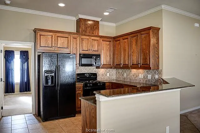 5 bed, 1964 sqft, $2,900 — Photo 3