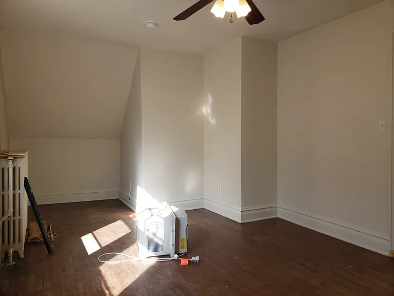 111 E Gilman St #2 — Photo 10