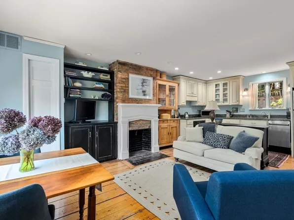 7 Bunker Hill Ct, Charlestown, MA 02129